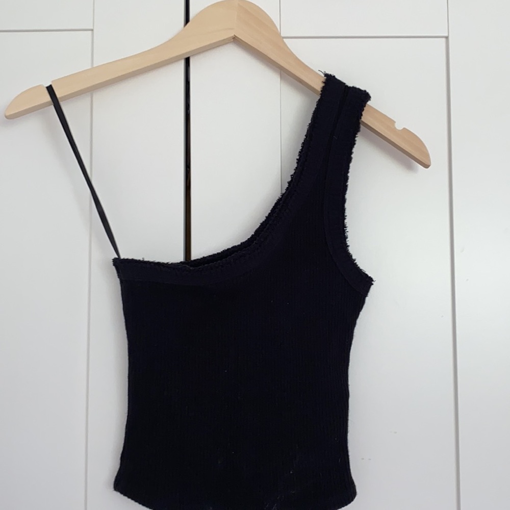 UO Ribbed One Shoulder Top - Black